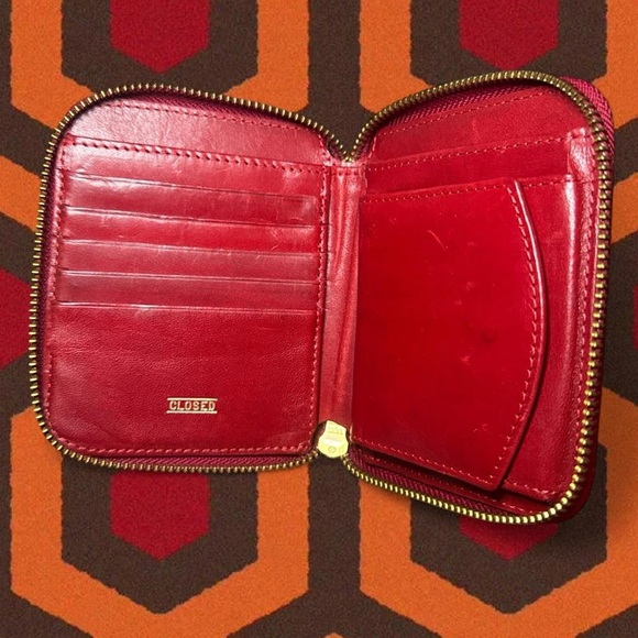 CLOSED Red Premium Leather Unisex Wallet - Picture 4 of 5